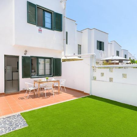 Villa Montserrat De Playa Blanca Exterior photo