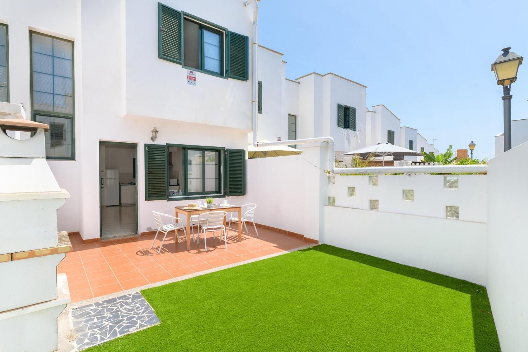 Villa Montserrat De Playa Blanca Exterior photo